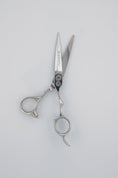 Load image into Gallery viewer, Shoraku Solaris Hairdressing Scissors