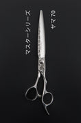 Bild in Galerie-Betrachter laden, YAMA Master Series – Professionelle Friseurschere mit ergonomischem 3D Offset-Griff
